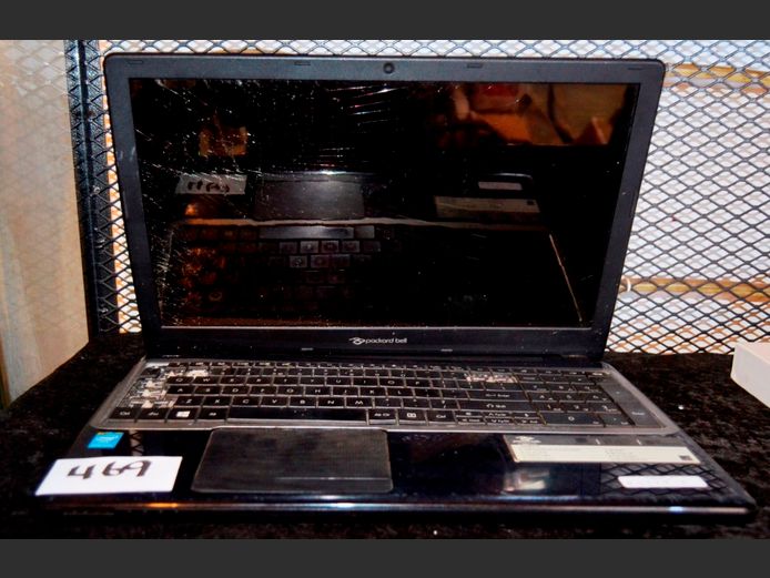 PACKARD BELL LAPTOP [Untested, some keys missing, screen damaged] [#: 424365994]