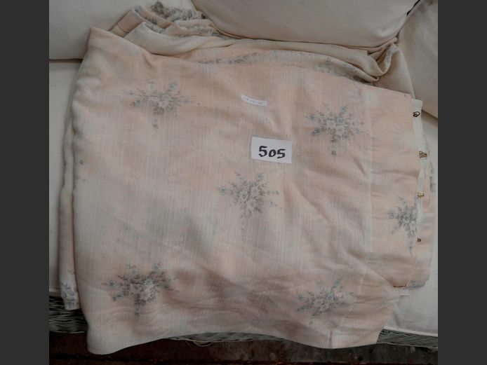 SET OF 3 DROPS FLORAL PATTERNED CURTAINS