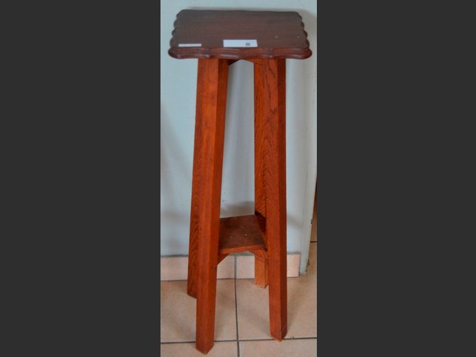 STAINED OAK PLANT STAND, 30 x 25 x 93cm