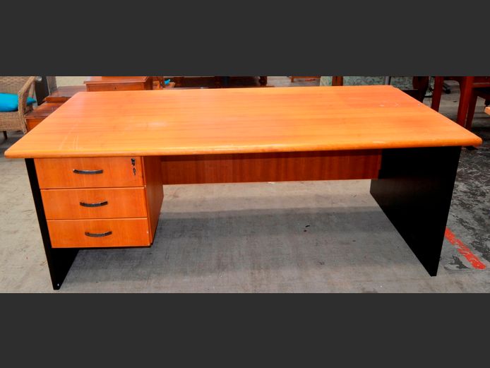 CHERRY FINISH & BLACK 3-DRAWER DESK, 200 x 100 x 75cm [Scratched & damaged]