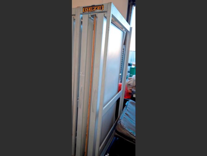 METAL PULL-OUT SAMPLE CABINET, 117 x 42 x 221cm