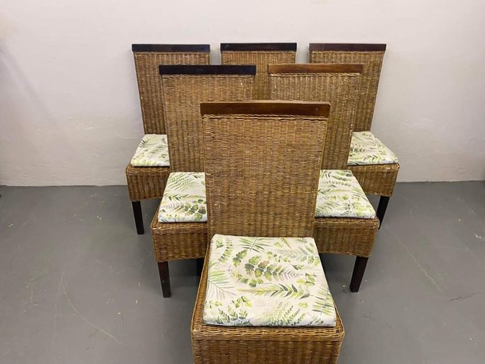 6 Wicker dining chairs 