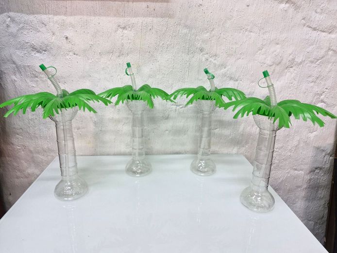 Tropical Palm Tree Yard Glass Drinking Cups with Flexible Straws