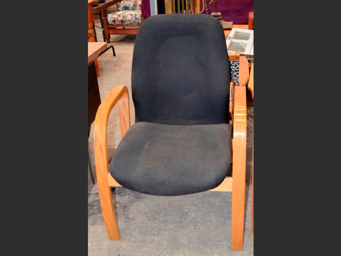 BEECHWOOD & BLACK UPHOLSTERED VISITOR'S ARMCHAIR [Needs a clean]