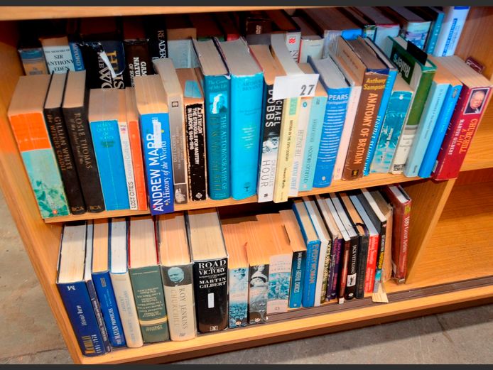 ASSORTED BOOKS: CHURCHILL, GREAT ARTISTS, etc