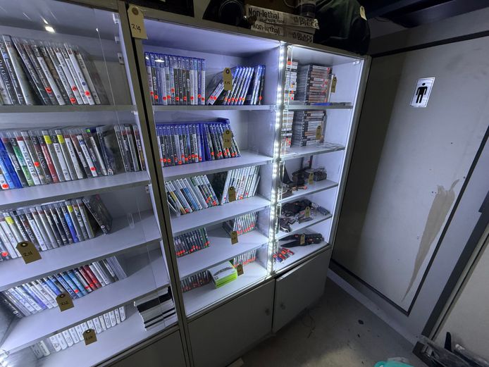 Glass Display Unit 