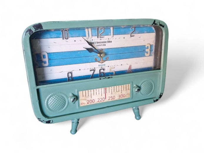 Retro Style Metal Tin Clock