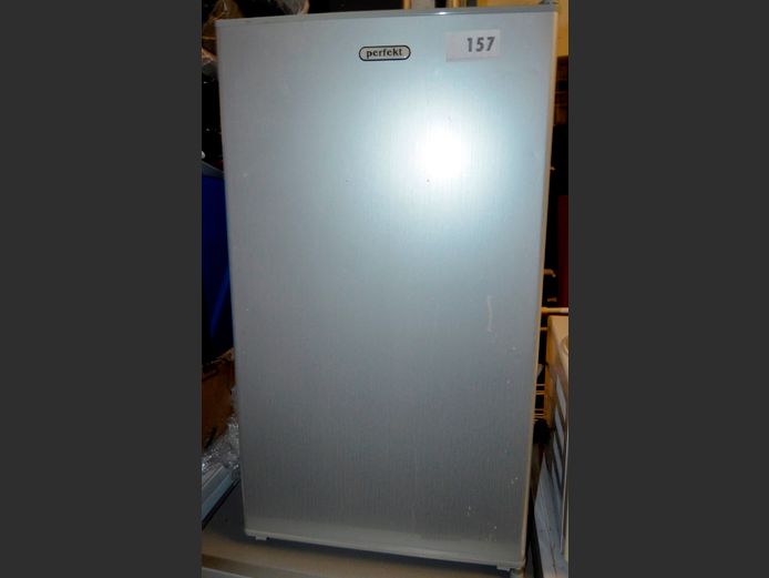 PERFEKT GREY 90 LITRE BAR FRIDGE [Switches on]