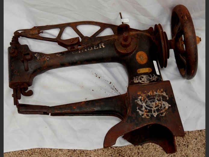 VINTAGE SINGER INDUSTRIAL LEATHER SEWING MACHINE [Untested]