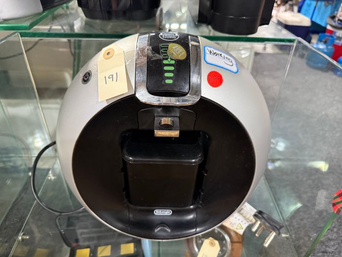 Dolce Gusto Coffee Machine 