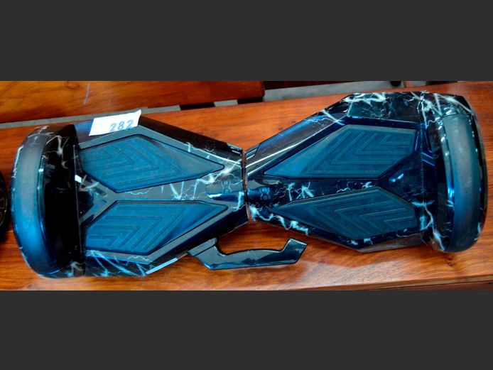 8" HOVERBOARD [Switches on]