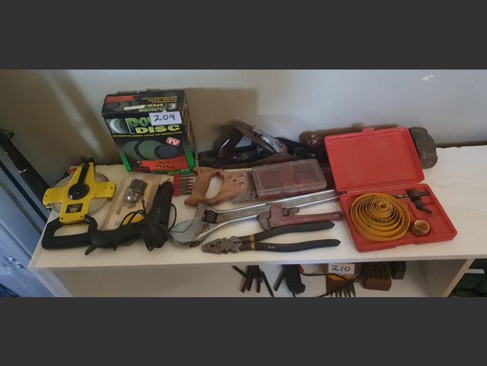 LOT: 4-POUND HAMMER, PLIERS, HOLE SAWS, HAND PLANER, etc