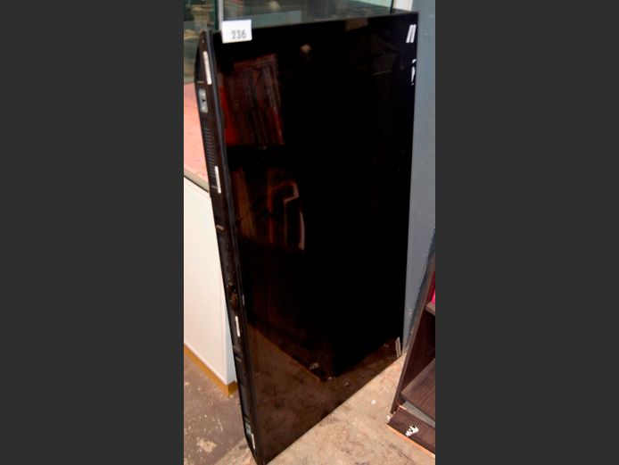 HISENSE 55" L.E.D. TV [Switches on, untested further, cracked] [#: 413822105] ### LICENCE PLEASE ###