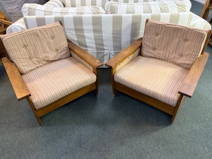 Set of two 1-Seater chairs 