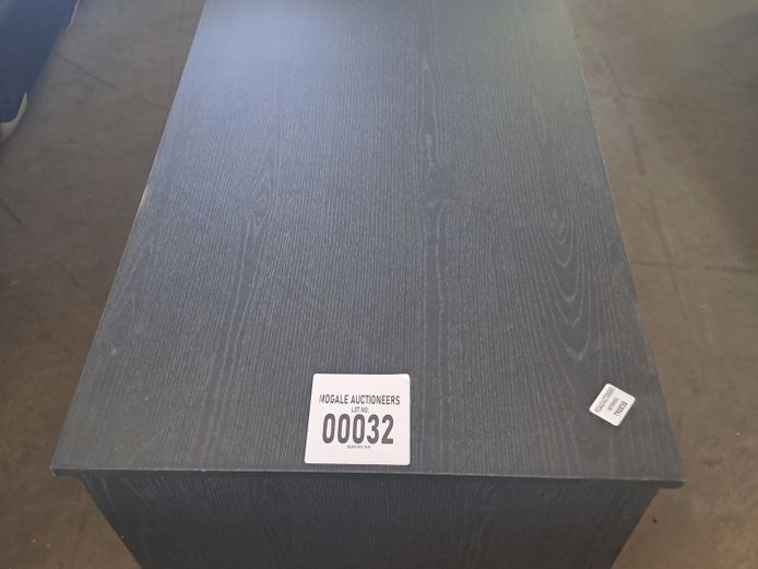 BLACK TRINITY COFFEE TABLE 