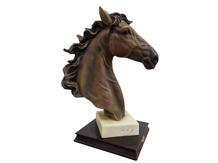 La Anina Collection Resin Horse Head Bust