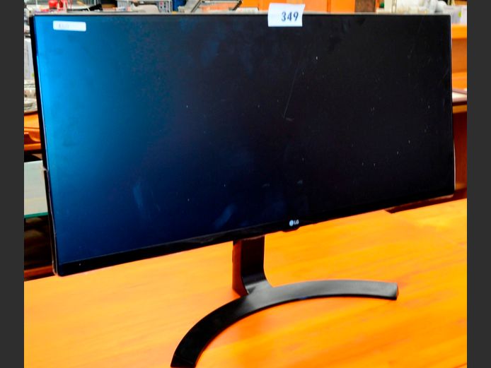 LG 34" MONITOR [Switches on, untested further, cracked]