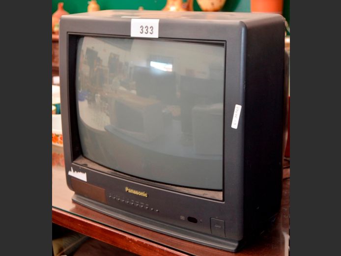 PANASONIC 54cm COLOUR TV [Switches on, untested further] ### LICENCE PLEASE ###