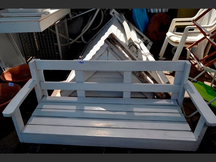 WHITE PAINTED GARDEN SWING BENCH WITH SHADE [Damaged, needs assembling] [#: 415042622]