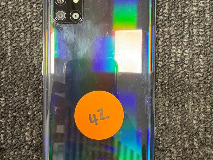 42 - Samsung Galaxy A51