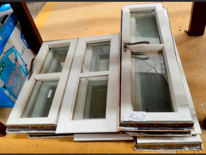 LOT: 10 x SMALL FRENCH WINDOWS