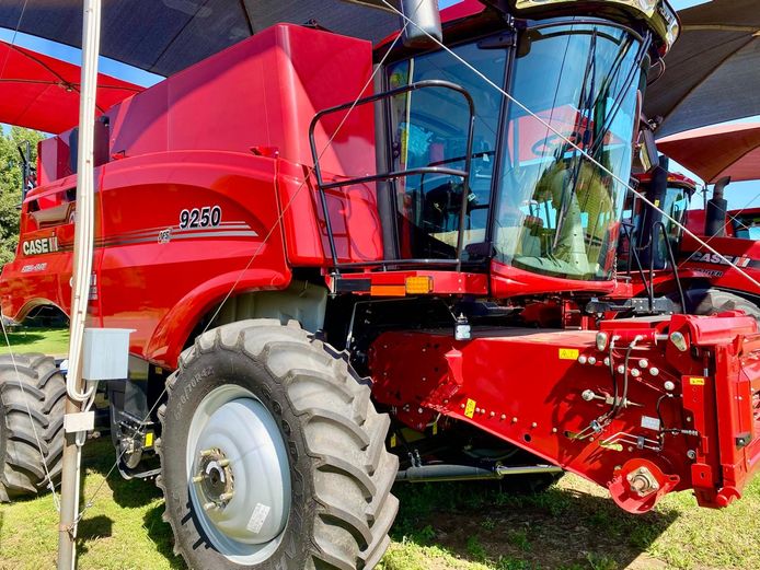CASE IH 9250 COMBINE