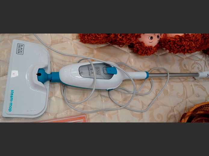 BLACK & DECKER STEAM MOP [Switches on, untested further]