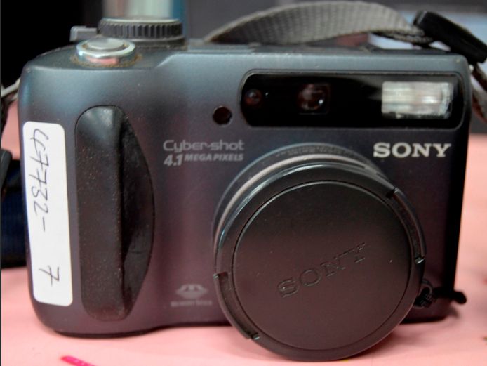 SONY CYBERSHOT 4.1MP DIGITAL CAMERA [Untested]