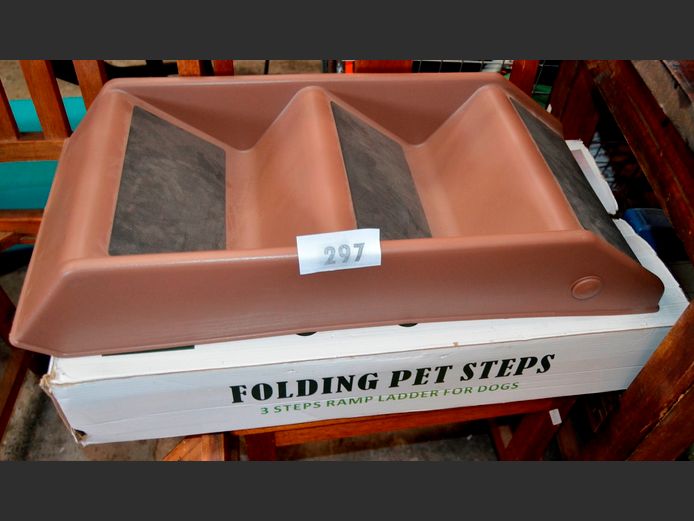 FOLDING PET STEPS