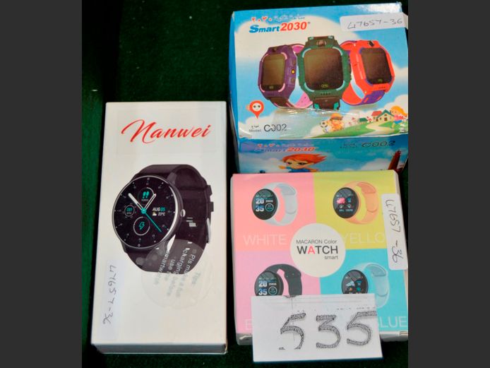 LOT: 3 x SMART WATCHES [Untested]