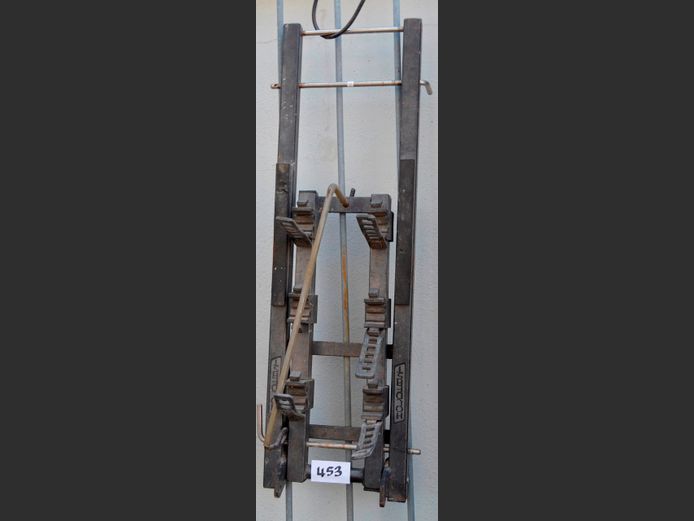 HOLDFAST BICYCLE RACK