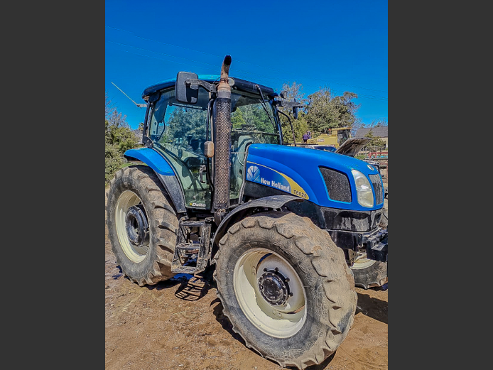 2014 New Holland T6020 trekker met vurk