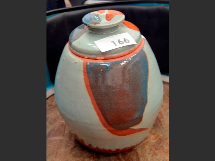 GLAZED TERRACOTTA URN WITH LID, 32cm High [Repairs to lid]