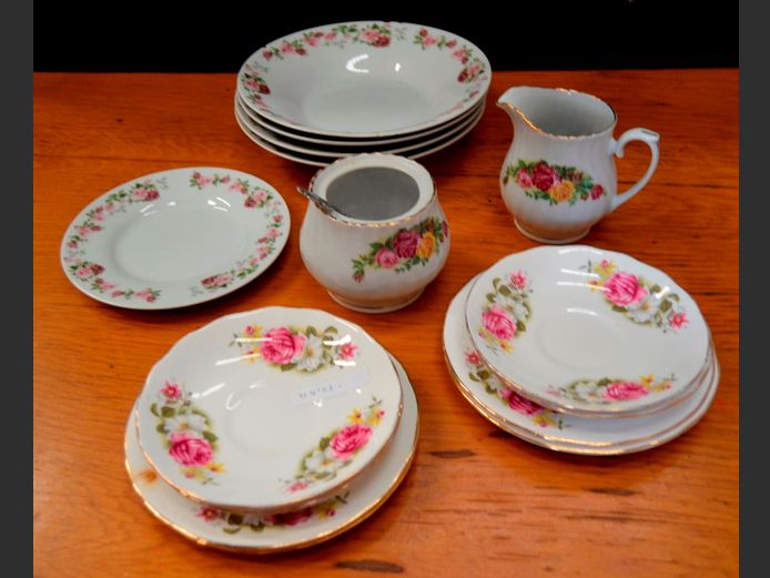 QUEEN ANNE CAKE PLATES, ENGLISH ROSE BOWLS, SAUCERS, etc [Chips to some pieces]
