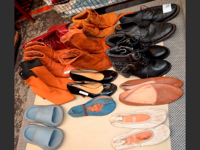 ASSORTED LADIES & GENTS SHOES