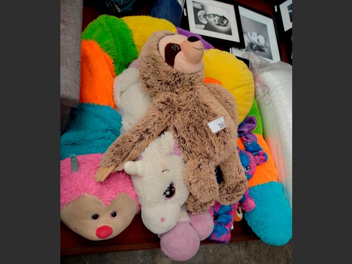 LOT: SOFT TOYS