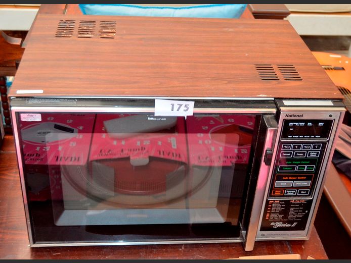 NATIONAL ELECTRONIC MICROWAVE [Switches on, untested further]