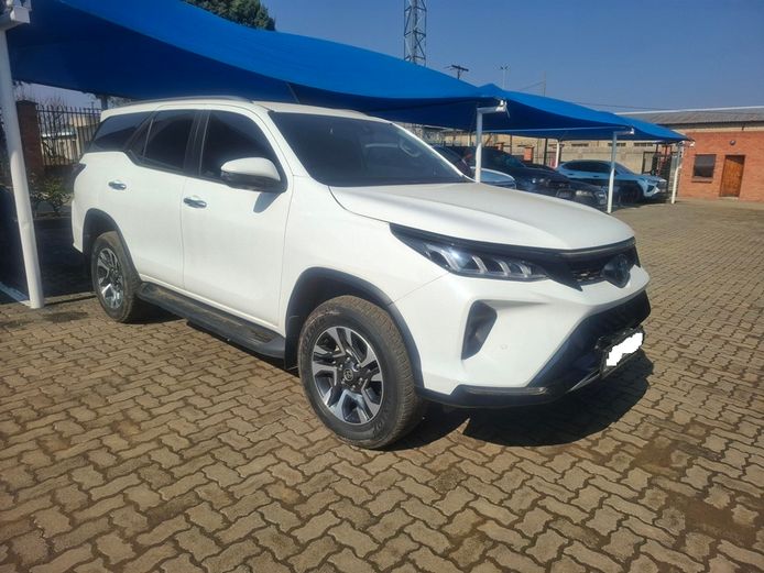2025 TOYOTA FORTUNER 2.8 D-6 4X4 VX A/T - STC