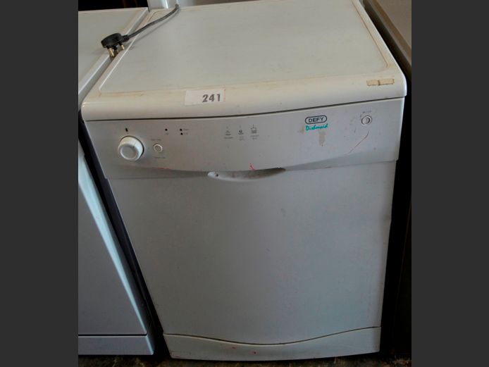 DEFY DISHMAID DISHWASHER [Switches on, Untested further]