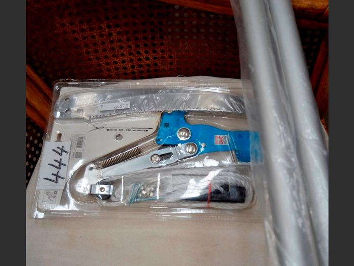 LOT: AQUACRAFT TREE PRUNER & SAW