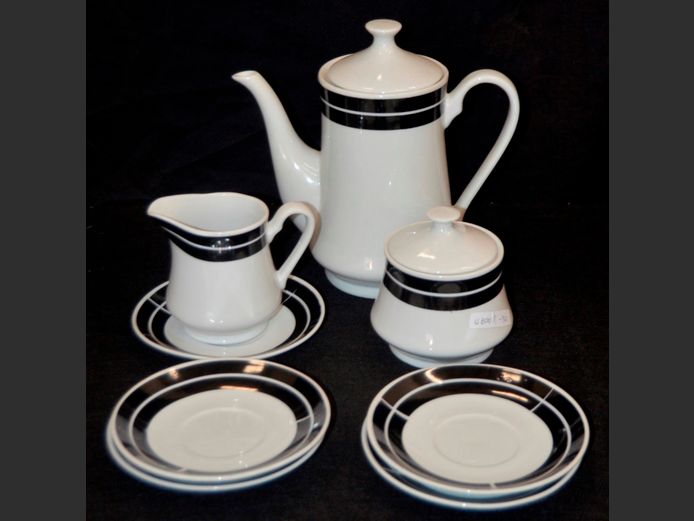 BLACK & WHITE TEAPOT WITH SUGAR BOWL, CREAMER & SAUCERS [10 Pieces]