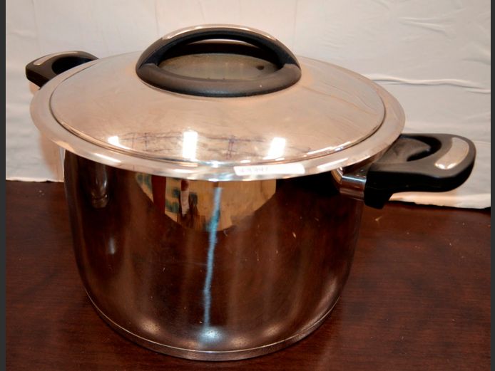 CASABLANCA ELITE WATERLESS COOKWARE POT WITH LID, 32cm Diameter x 20cm High