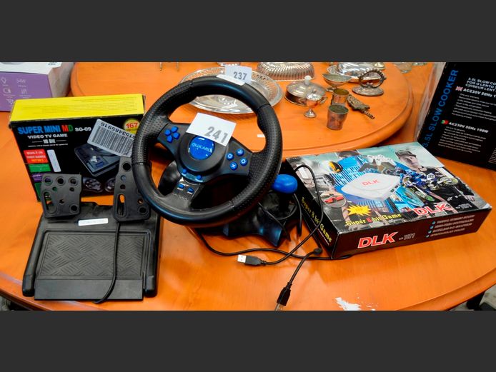 LOT: VIDEO GAMES & GAMING STEERING WHEEL [Untested]