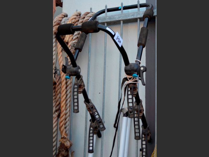 HOLDFAST BICYCLE RACK