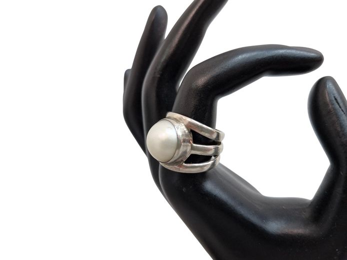 Sterling Silver White Cabochon Ring