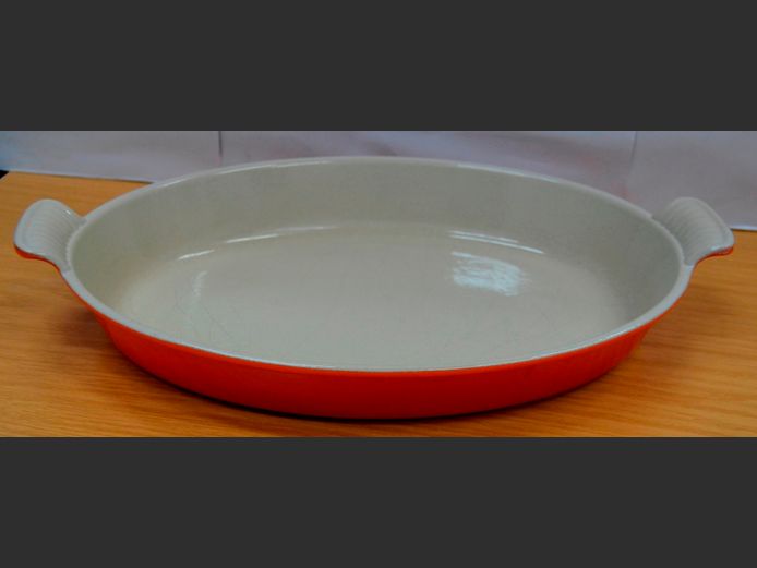 LE CREUSET CAST IRON OVAL GRATIN DISH, 36 x 27cm