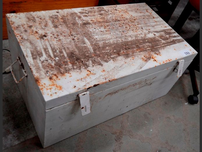 CREAM METAL TRUNK WITH CONTENTS, 81 x 47 x 38cm