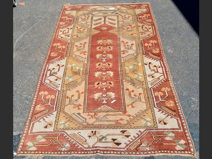 BROWN & BEIGE CARPET, 210 x 120cm