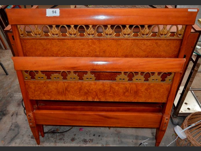 SET WALNUT & MAHOGANY SINGLE HEAD- & FOOTBOARD [Needs some TLC]