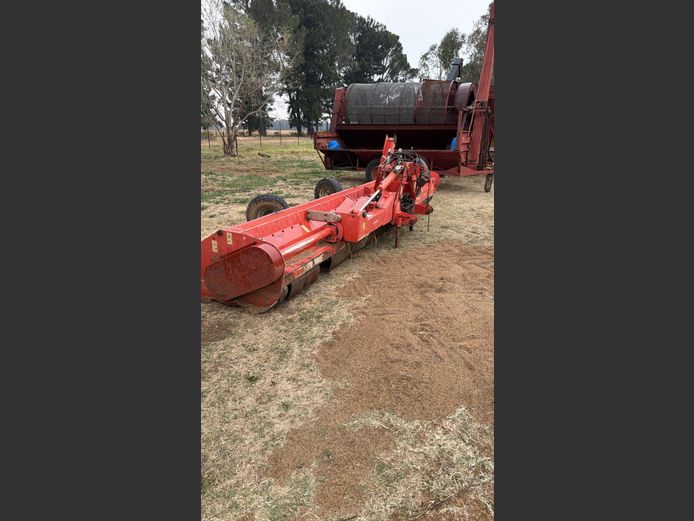 Kuhn 6 meter deklaagmaker
